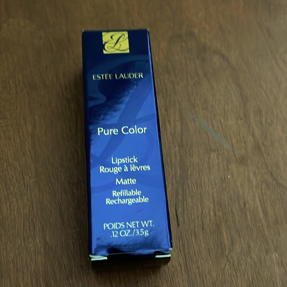 Estée Lauder Pure Color Lipstick
#816 Suit Up
Matte full size